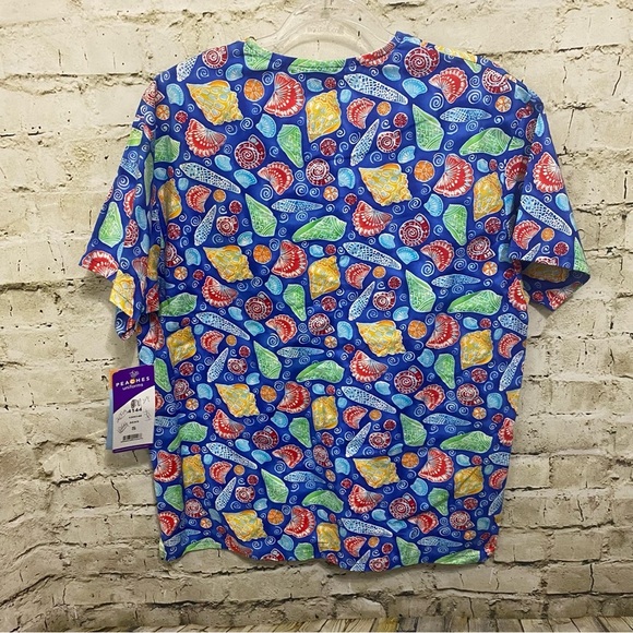 NWT Peaches Blue Seashell Print V Neck Scrub Top - Picture 3 of 5